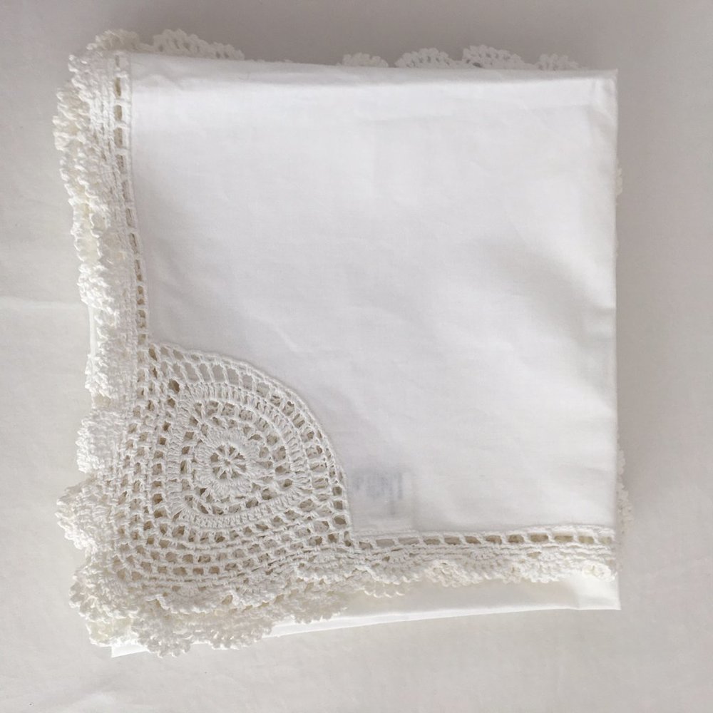 6 Lillian Vernon Table Toppers Crocheted Edge 20"x20" White